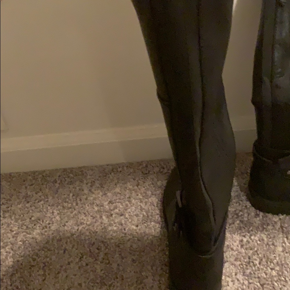 Boots - Picture 6 of 6